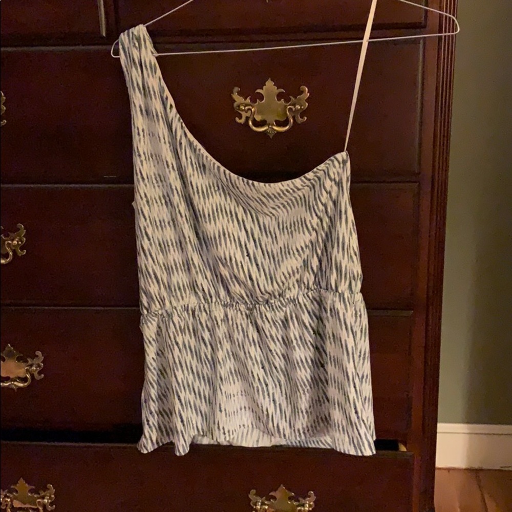 Off shoulder tank